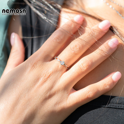 GlintLuxe™ — Elegant Twist Solitaire Ring with Polished Finish