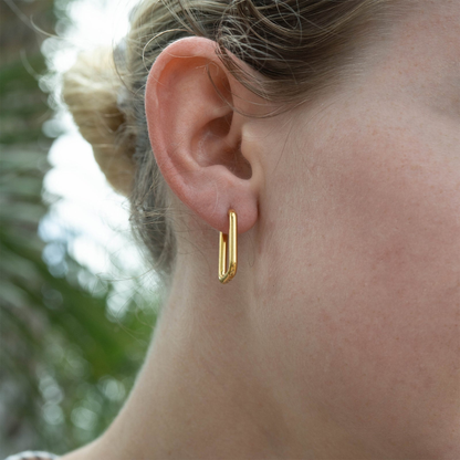 FormaLoop™ Rounded Rectangle Huggie Earrings – 18K Gold PVD Stainless Steel, Waterproof, Tarnish-Resistant, Hypoallergenic