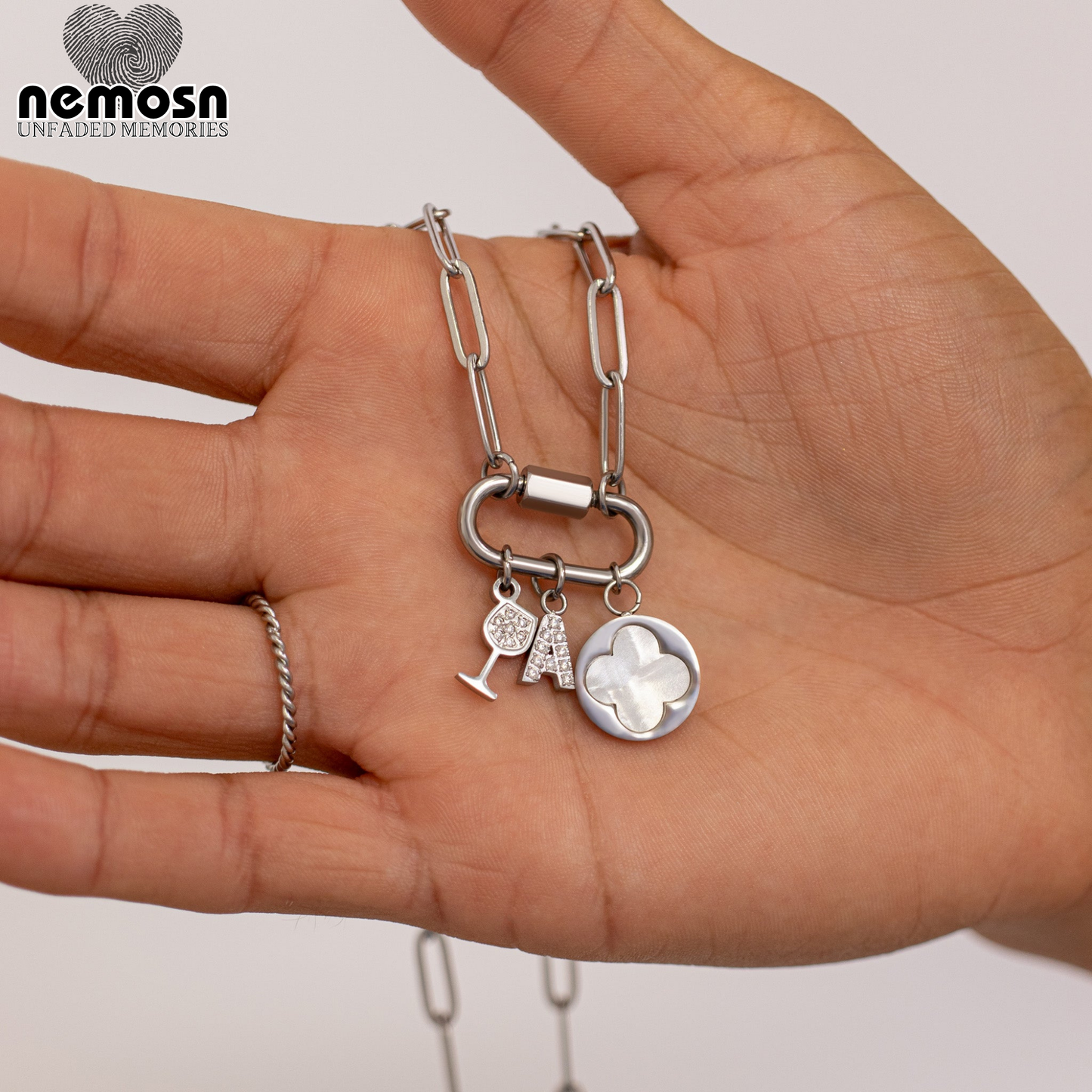 LunaClover™ – Mother of Pearl Clover Pendant in Gold & Silver | Elegant Stainless Steel Charm by Nemosn