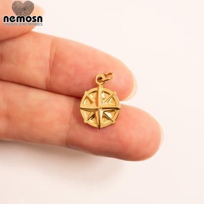 NorthGleam™ – Compass Pendant in 18K Gold & Silver Finish