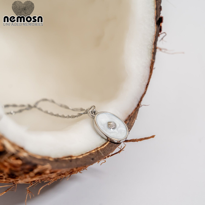 ShellGlow™ – Mother of Pearl Sea Shell Charm Pendant in Gold & Silver